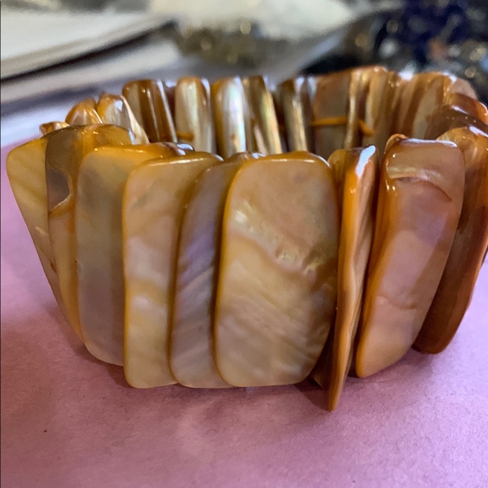 Chunky Shell Bracelet* - Picture 8 of 10